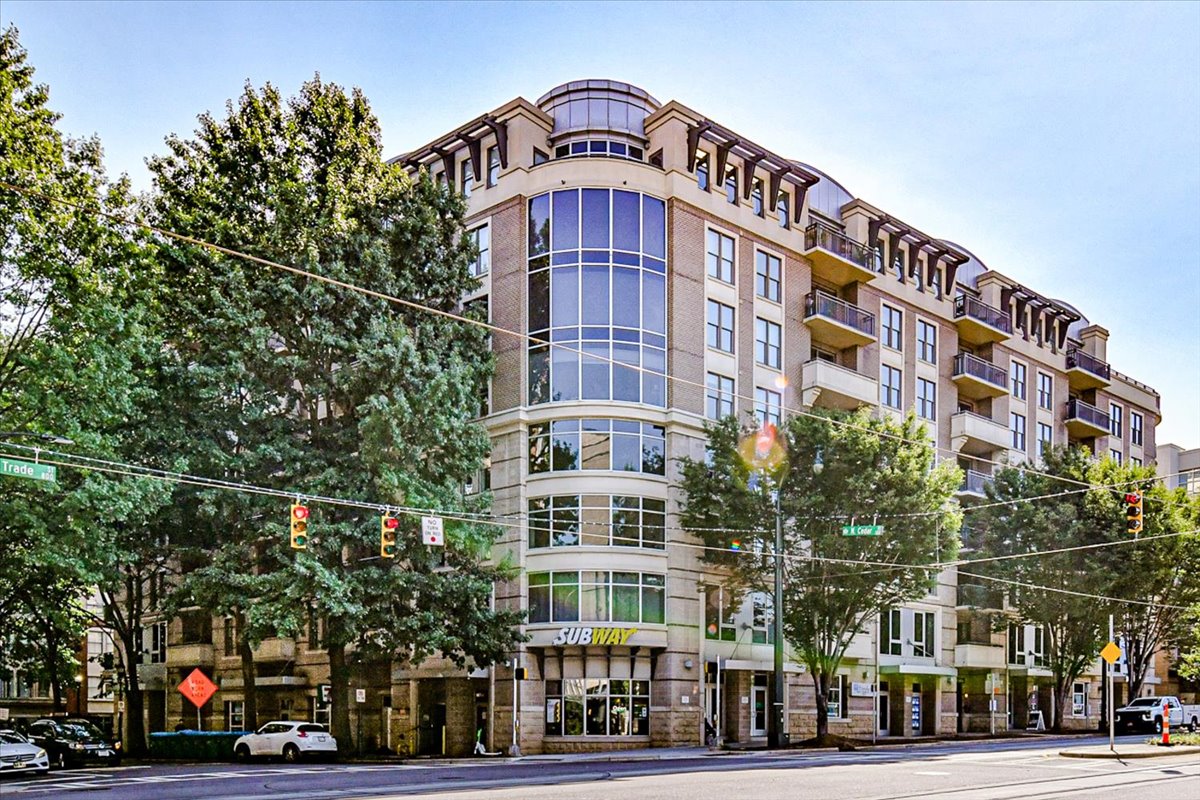 718 West Trade Street - 204